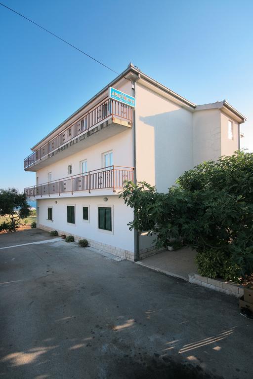 Apartments Daniela Trogir Exterior photo